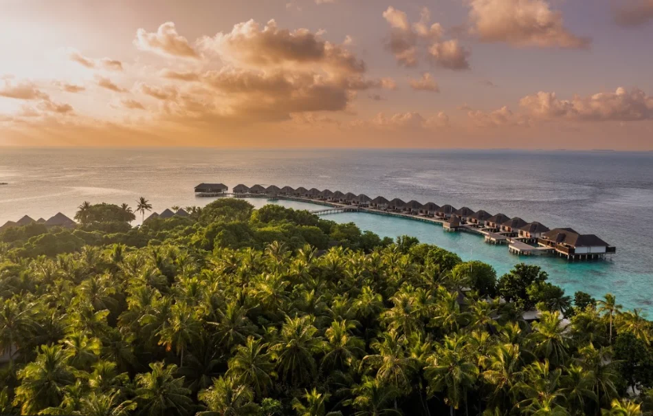 Незабываемый отпуск на Мальдивах на курорте Dusit Thani со скидкой до 60%