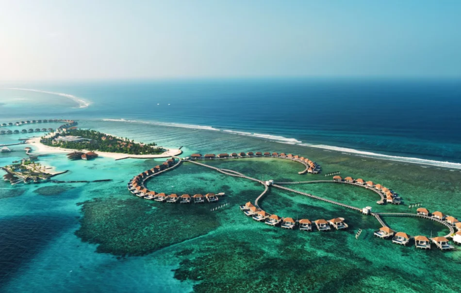 Готовим сани летом: Новый год в Radisson Blu Resort Maldives
