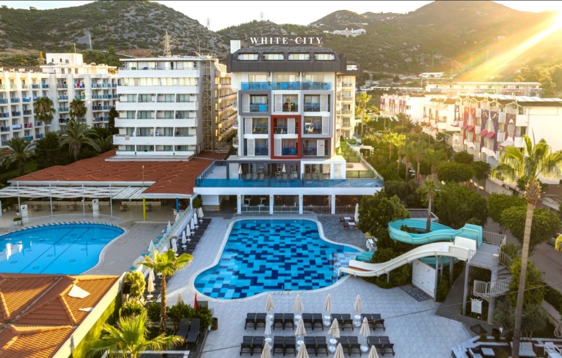 Атмосфера свободы в отеле White City Beach 4* (16+)