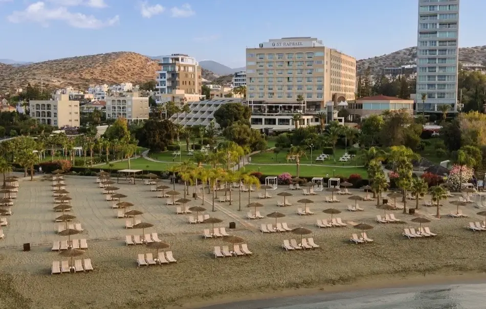 Отпуск на Кипре в отеле St Raphael Resort & Marina Limassol со скидкой 10%
