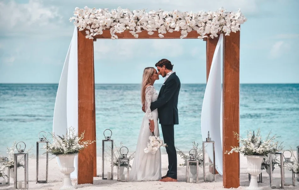 Свадебная церемония в подарок от The Halcyon Private Isles Maldives