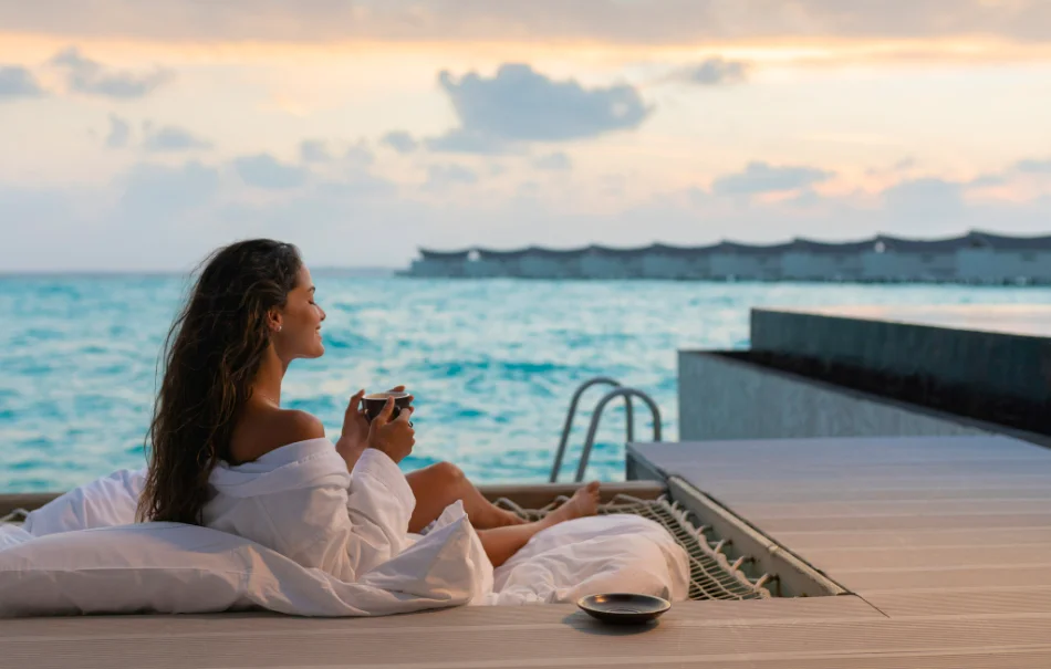 Cкидки до 45%, свадьба мечты и кино под звездами в Kuredhivaru Resort & Spa
