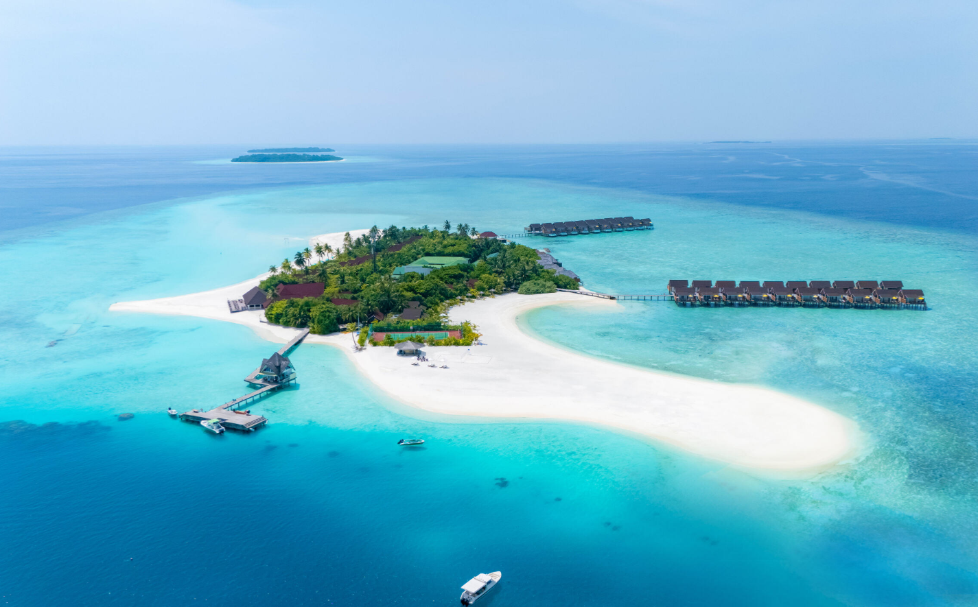 Летняя акция от Dhigufaru Island Resort: скидки до 45% и бесплатные апгрейды